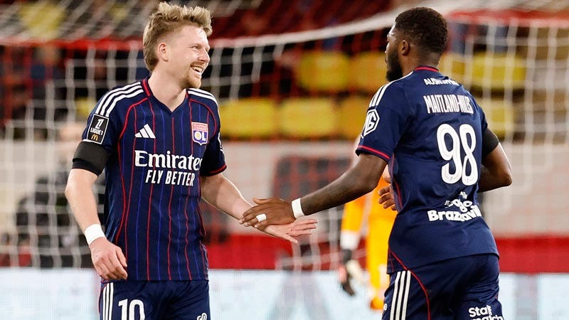 欧冠杯16强次回合｜ 恩里克：两队配得上晋8强 斯洛特为红军表现感自豪